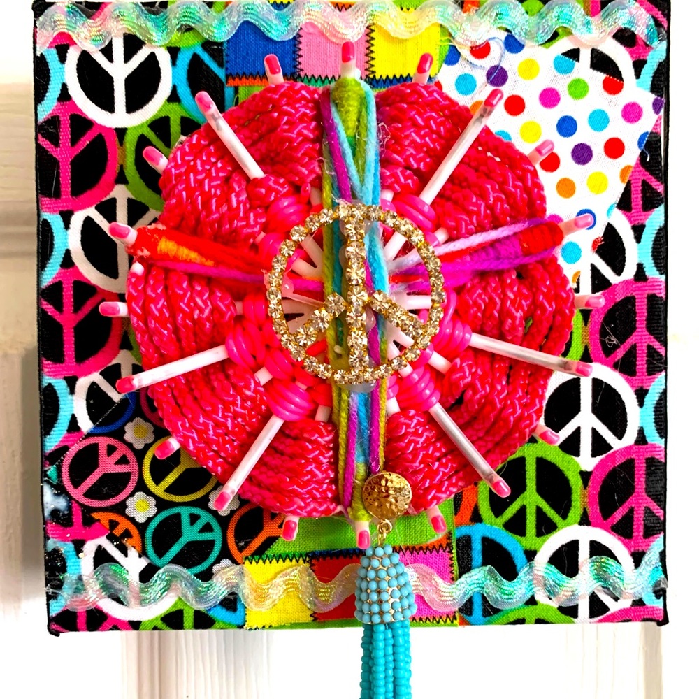 Peace sign collage pm mini Canva. Original